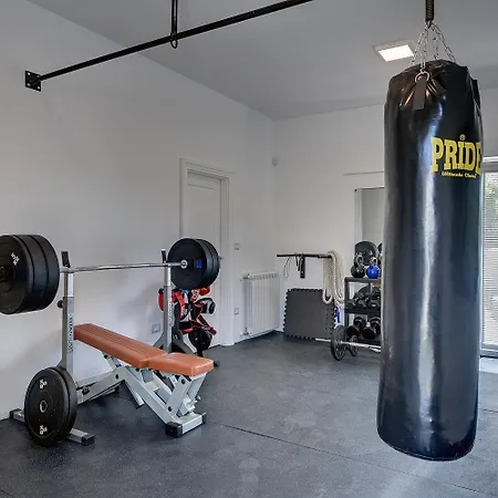 Mit Privatem Pool, Eigener Crossfit-halle, Billard * Premantura