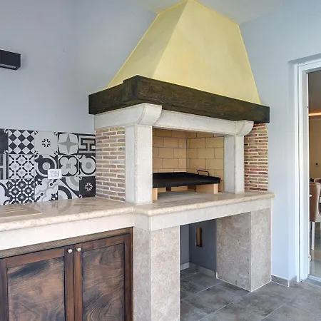 Mit Privatem Pool, Eigener Crossfit-halle, Billard Holiday home