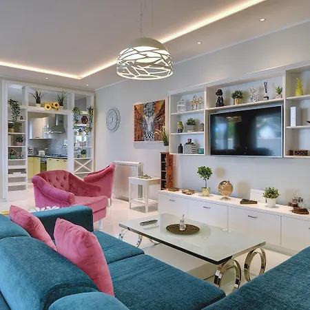 Mit Privatem Pool, Eigener Crossfit-halle, Billard Holiday home